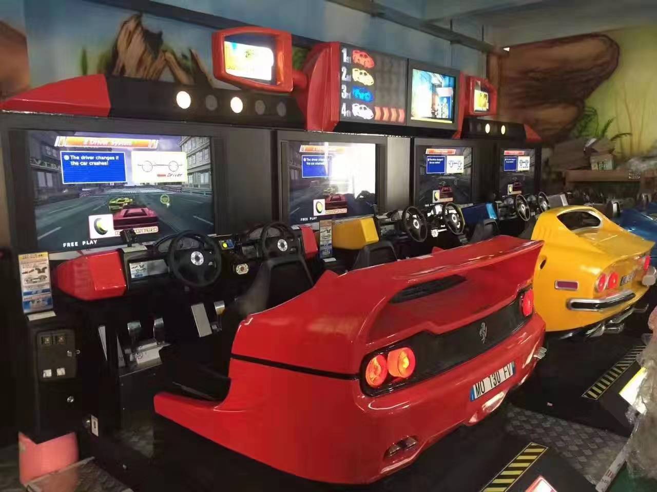 Dynamic Outrun racing car arcade game machine Working In Amusement Playground