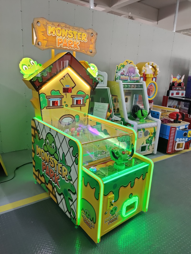 Monster-Park-shooting-ball-game-machine-Amusement-Coin-Operated-games-for-kids-Tomy Arcade