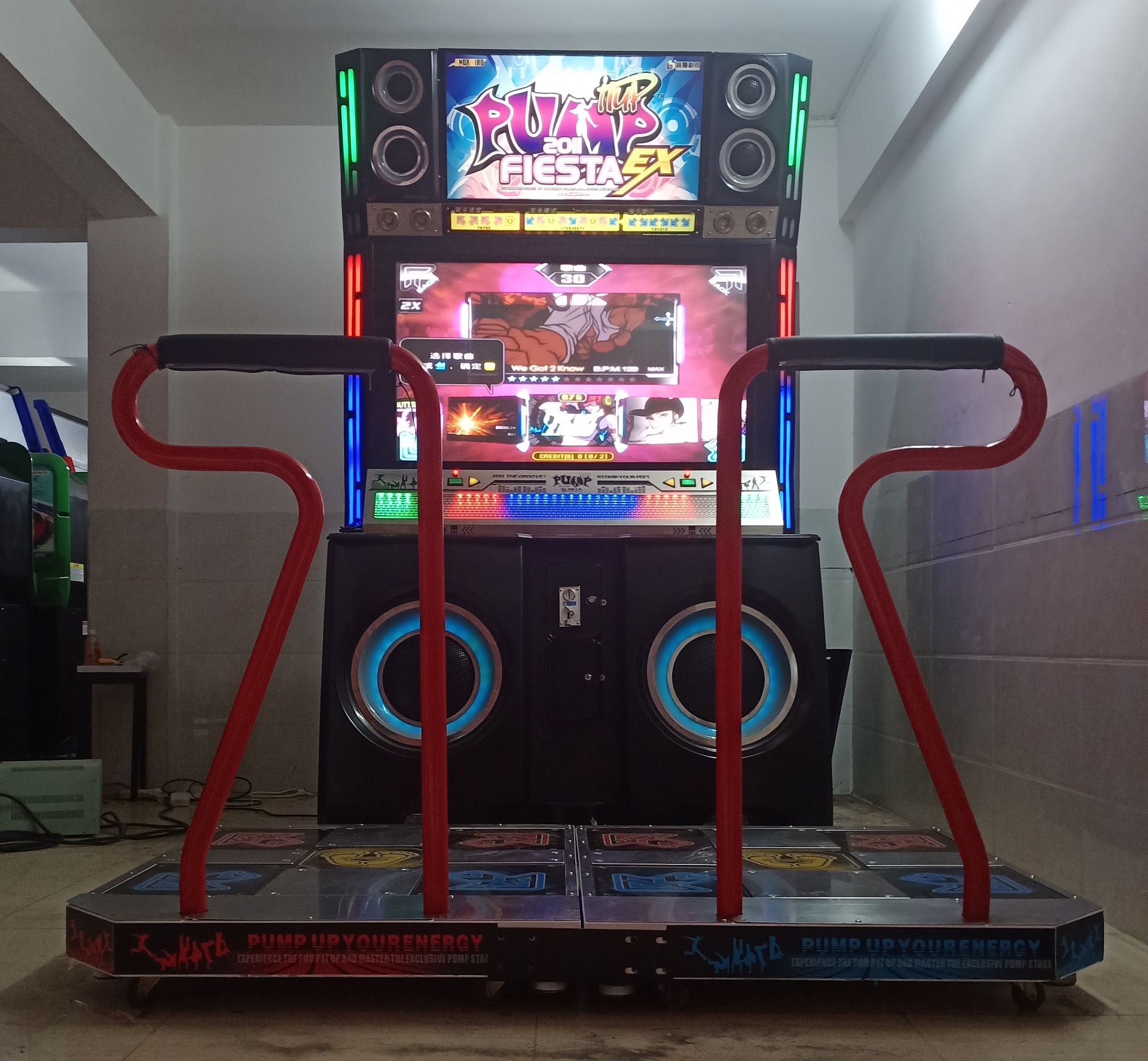 Pump-it-up-FIESTA-EX-piu-2011-dancing-game-machine-Tomy-Arcade-workshop-process