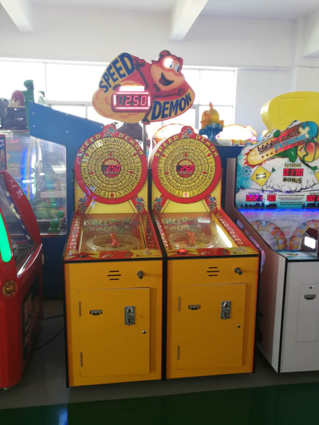 Speedy-Pizza-Speed-Demon-game-machine-Lottery-Redemption-game-machine-Tomy-Arcade-workshop-process