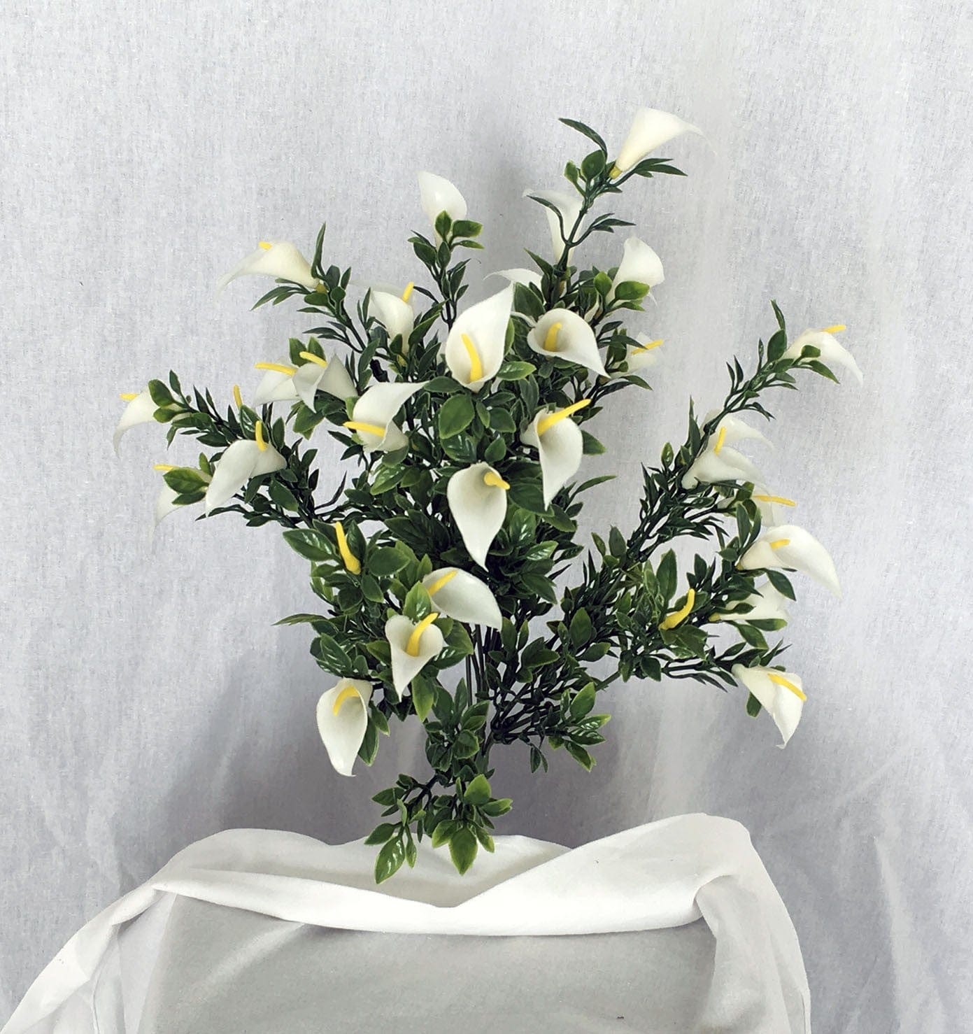 16 inch Mini Calla Lily PVC Bush with PVC Greens for Indoor and Outdoor